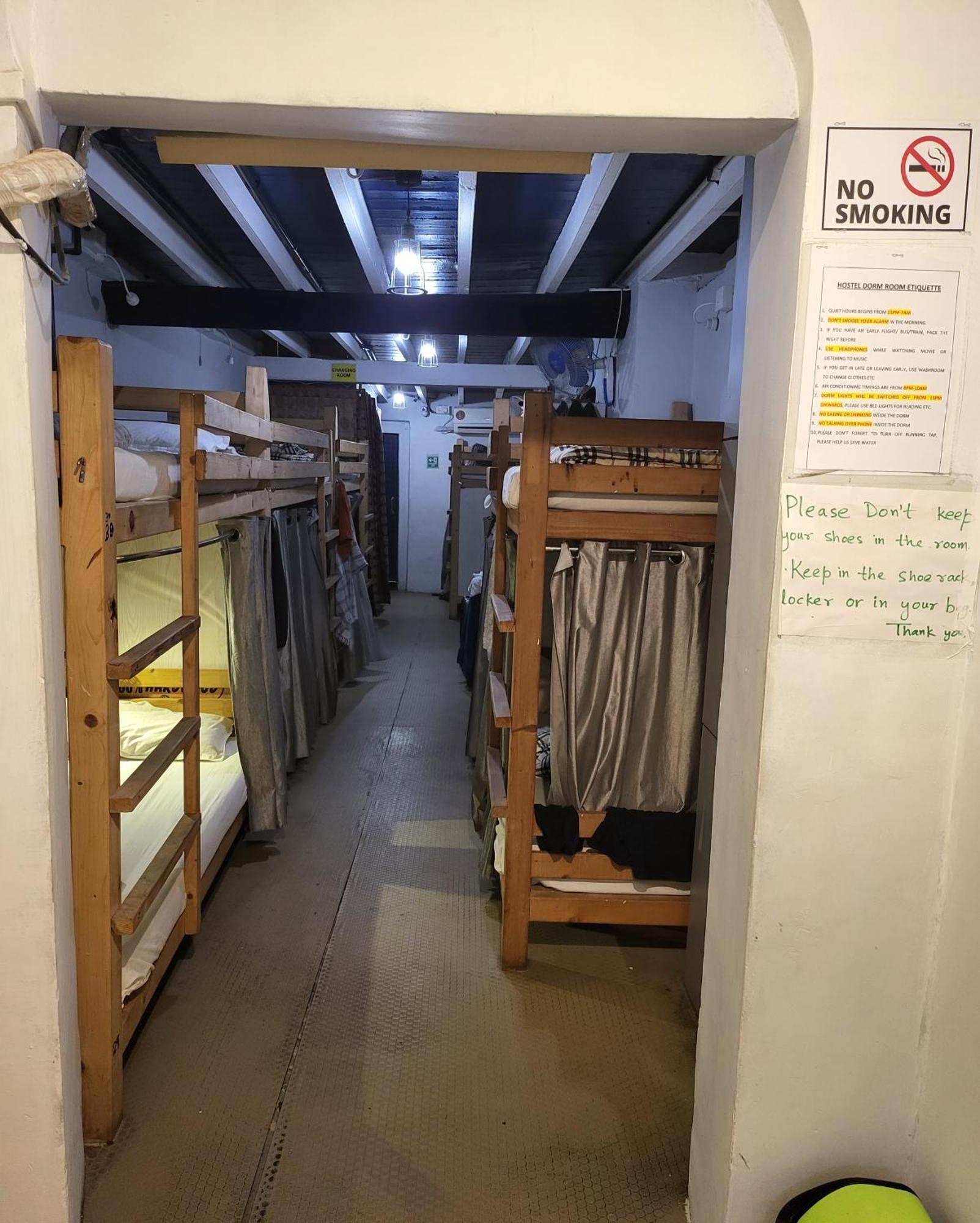 Namastey Mumbai Backpackers Hostel Exterior photo